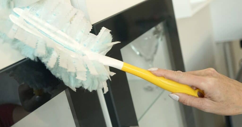 Under the radar cleaning tasks
